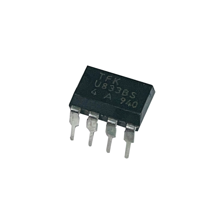U833